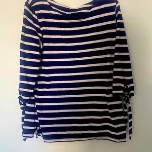 Old Navy Women's Blue and White Striped 3/4 Sleeve Shirt Size L